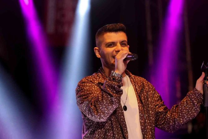 İ̇pekyolu’da Bilal Sonses Rüzgarı