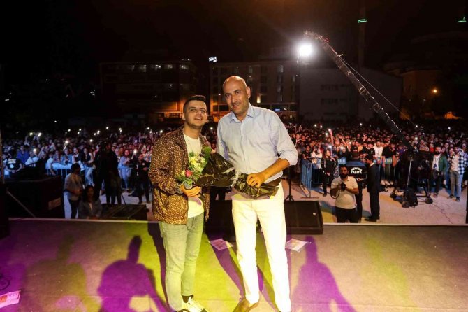 İ̇pekyolu’da Bilal Sonses Rüzgarı