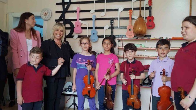 Protokol Üyelerinin Katılımıyla Müzik Sınıfı Açıldı