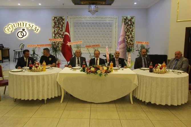 Esob Başkanı Karaman İçin Veda Yemeği Düzenlendi