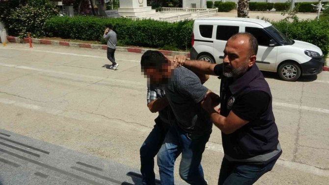 Uyuşturucu Operasyonunda Gözaltına Alınan 5 Kişi Adliyeye Sevk Edildi
