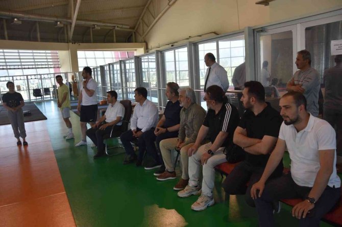 Ak Parti’li Hızlı Ve Yönetiminden Dünya Şampiyonuna Ziyaret