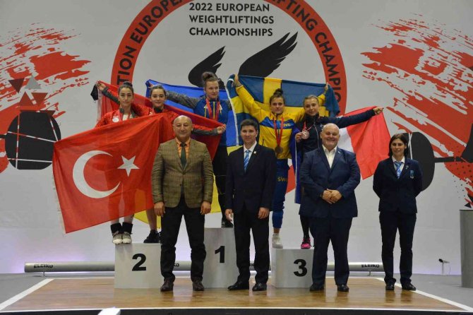 Halterde 1 Altın 3 Gümüş Madalya