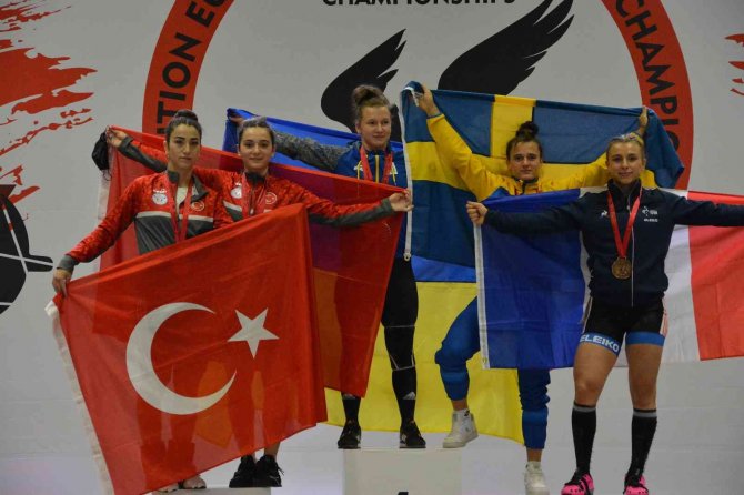 Halterde 1 Altın 3 Gümüş Madalya
