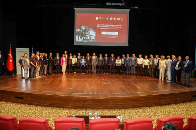 Uşak’ın Düşman İ̇şgalinden Kurtuluşunun 100. Yılı Uluslararası Sempozyumu Başladı