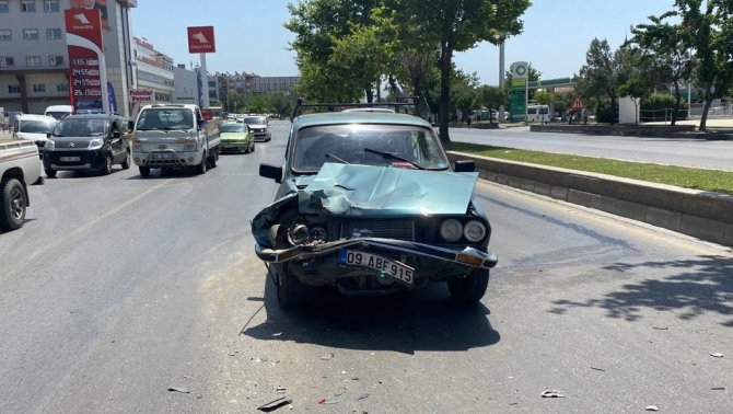 Aydın’daki Kazada Araçlarda Maddi Hasar Oluştu