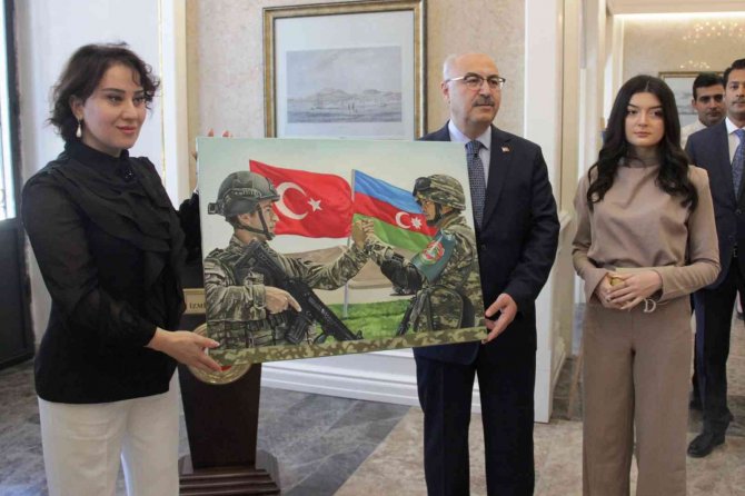 İ̇zmir’de Türkiye İle Azerbaycan Resim Sergisi