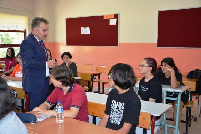 Kaymakam Odabaş, Lgs’ye Girecek Öğrencilere Başarılar Diledi