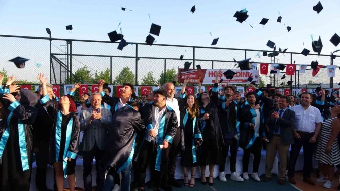 Pandemi Sonrası Mezuniyet Törenleri De Eski Coşkusuyla Kutlanıyor