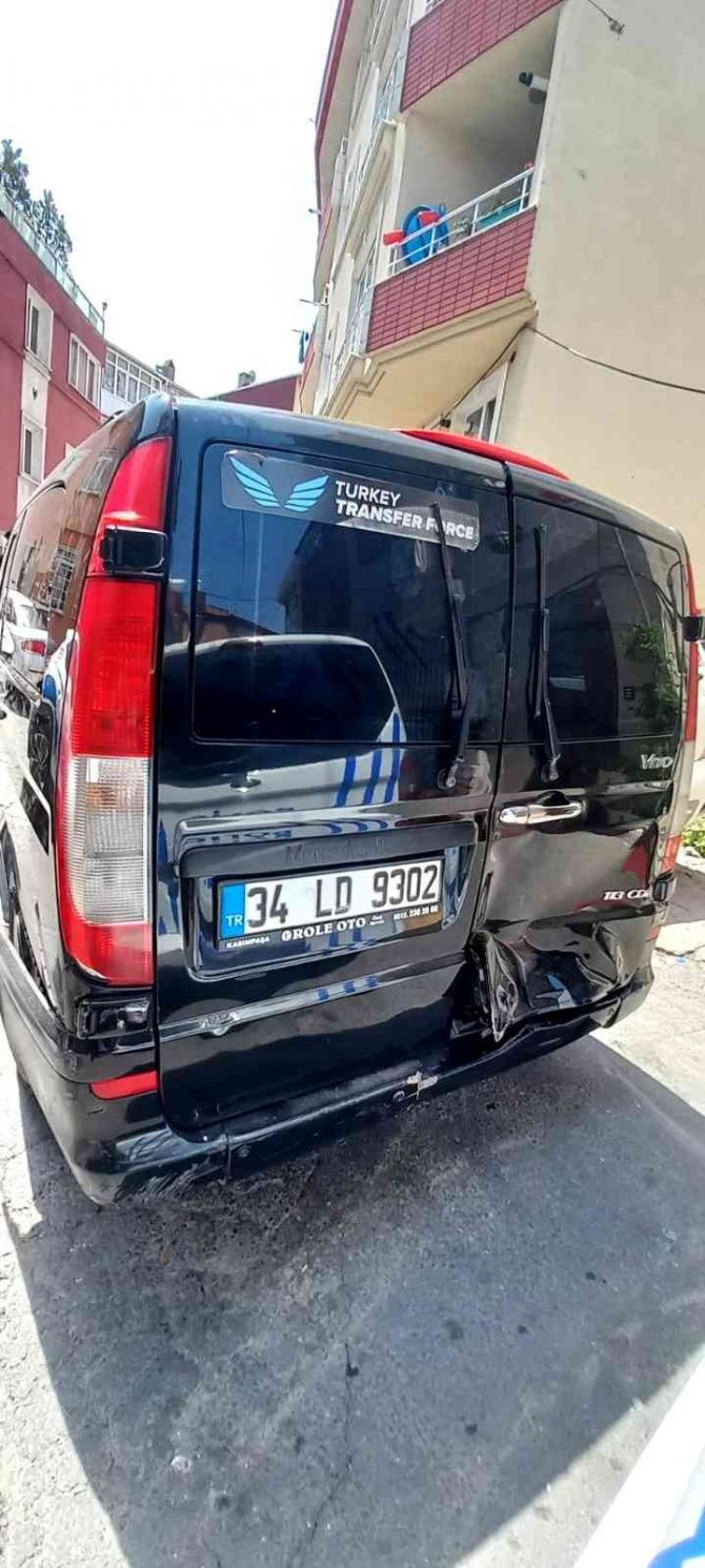 Torununu Kayan Minibüsün Altında Kalmaktan Kurtaran Dede Öldü