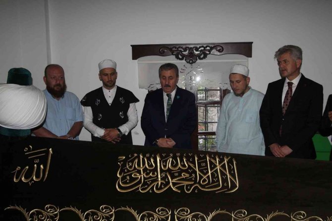Akşemseddin Hazretleri’nin Huzurunda, Göynük’de Hat Sergisi Açıldı