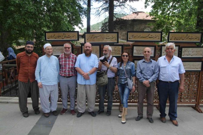 Akşemseddin Hazretleri’nin Huzurunda, Göynük’de Hat Sergisi Açıldı