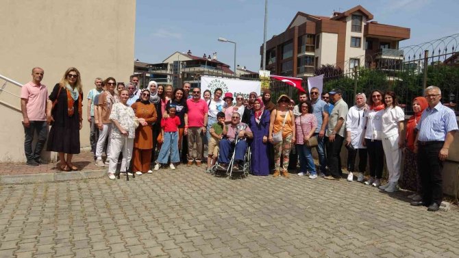 Ms Hastalığına Farkındalık Oluşturmak İçin Fidan Diktiler