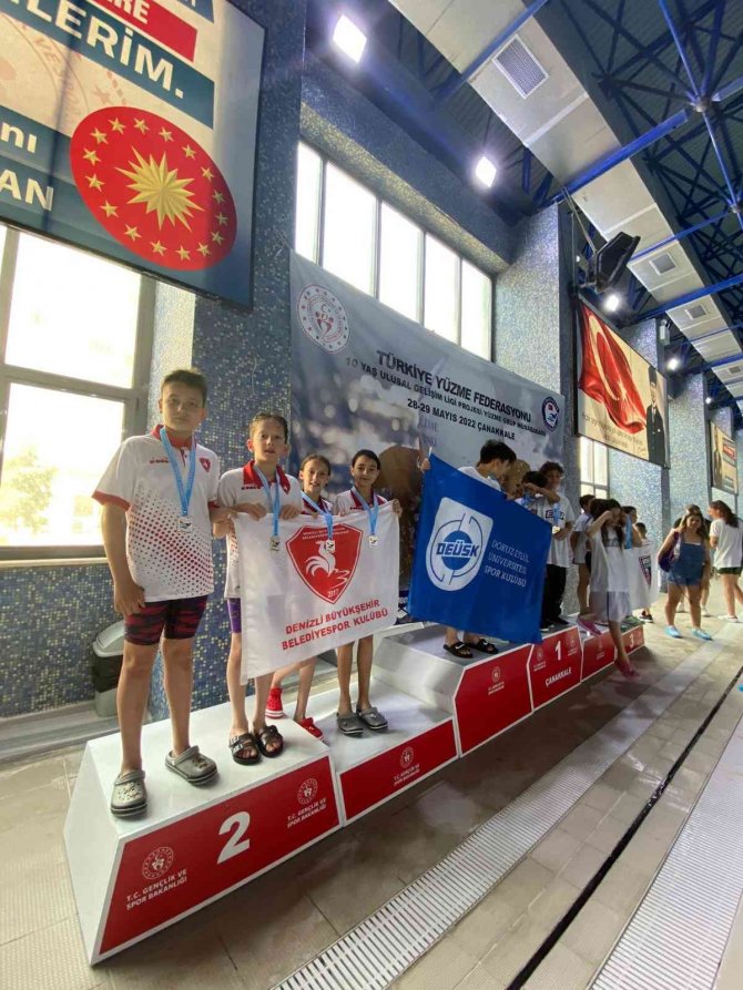 Büyükşehir Yüzme Takımı Başarıya Doymuyor