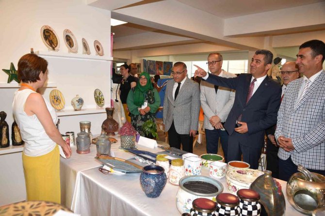 Geri Dönüştürülen Malzemelerden Yapılan Eserler Görücüye Çıktı