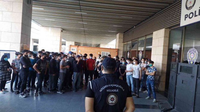 Denizli’de Düzensiz 85 Göçmen Yakalandı