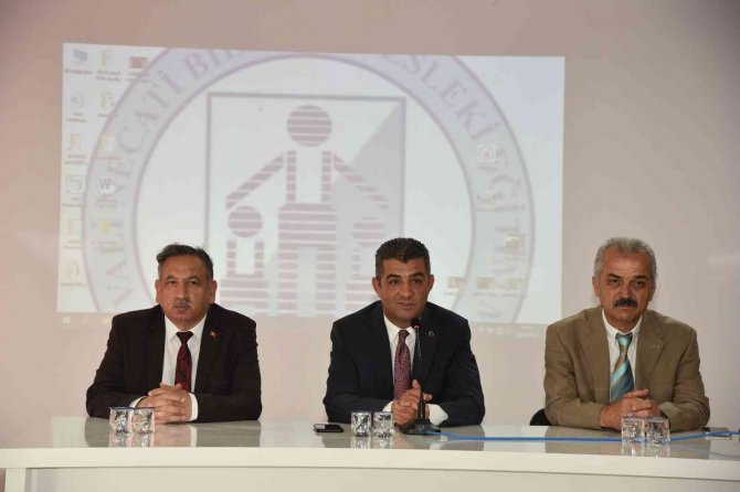 Mesleki Okul Müdürlerine E-mesem Uygulamaları Eğitim Semineri Verildi