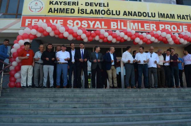 Develi Ahmed İ̇slamoğlu Anadolu İ̇mam Hatip Lisesinde Bilim Fuarı Açıldı