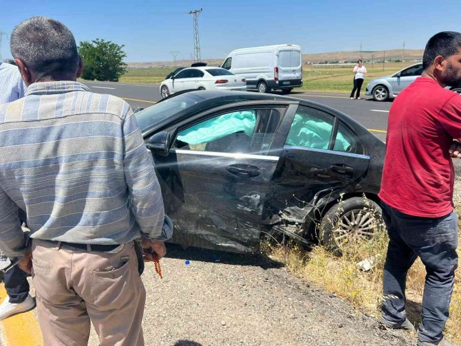 Diyarbakır’da Otomobiller Çarpıştı: 5 Yaralı