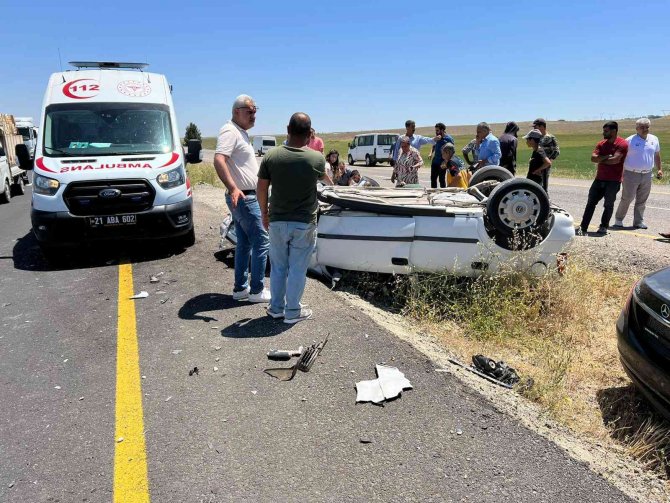 Diyarbakır’da Otomobiller Çarpıştı: 5 Yaralı