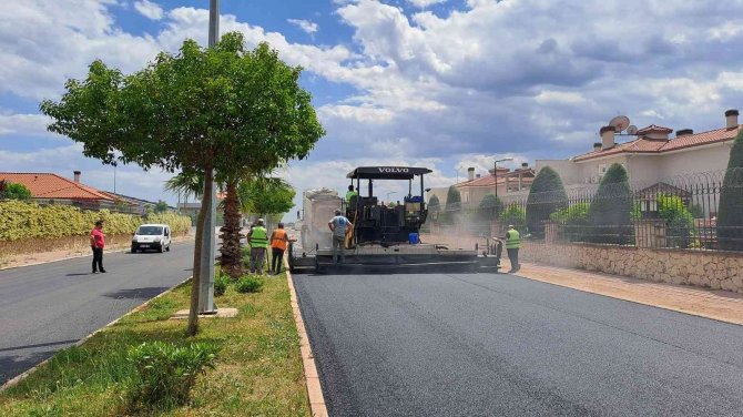 Döşemealtı Belediyesi, İlçeyi Modern Yollara Kavuşturuyor