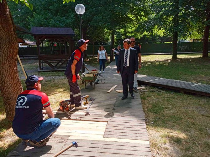 Çocuklar Oynasın Diye Kent Park’ta Onarım Başladı