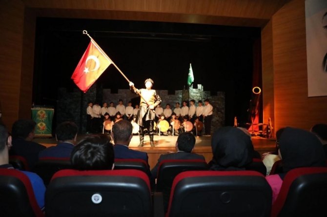 Öğrenciler İ̇stanbul’un Fethini Kutladı