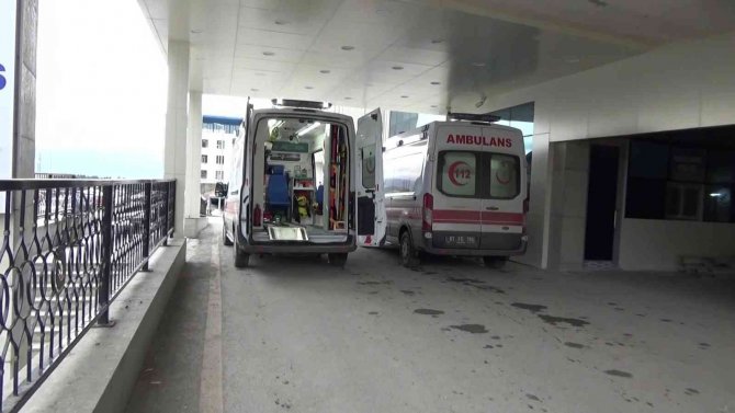 Yemekten Sonra Rahatsızlanan 3’ü Çocuk 4 Kişi Hastaneye Kaldırıldı
