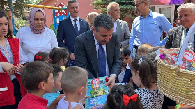 Yenilenen Okula Bilgisayar Bağışlandı