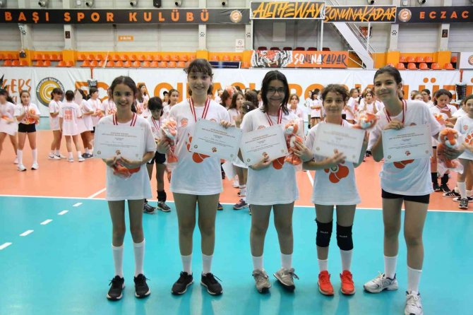 Eczacıbaşı Ayazağa Spor Okulu, Mini Tigers Voleybol Şenliği Düzenledi