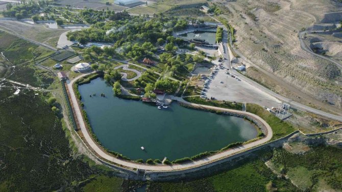 Sıcaktan Bunalan Vatandaşlar Ekşisu’ya Akın Ediyor