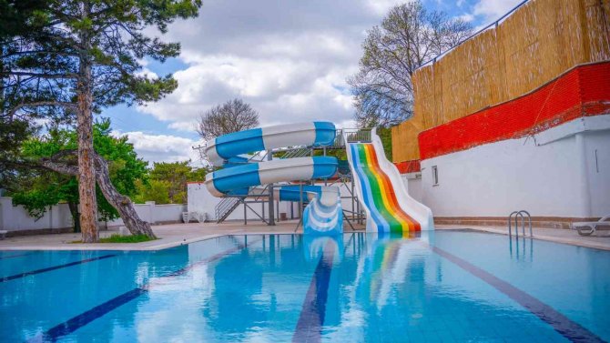 Harlek Termal Otel’de Açık Havuz Ve Aupa Park Hizmete Açıldı