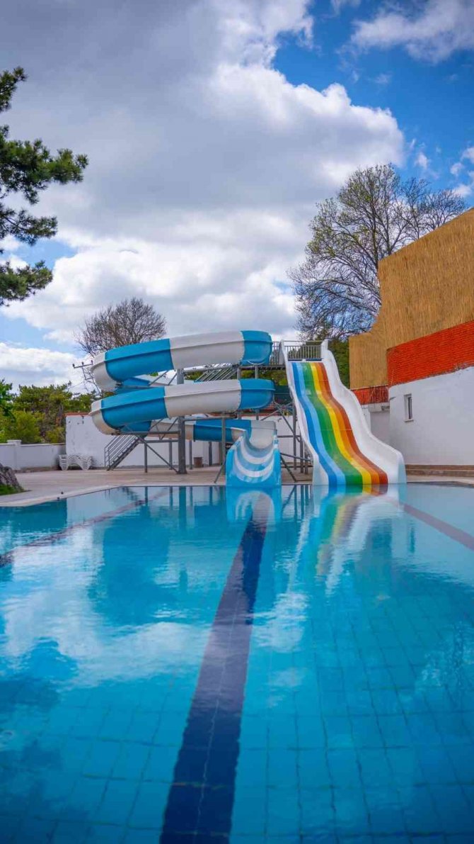 Harlek Termal Otel’de Açık Havuz Ve Aupa Park Hizmete Açıldı