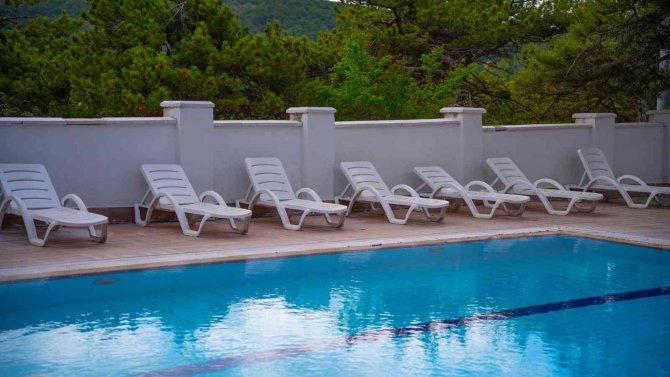 Harlek Termal Otel’de Açık Havuz Ve Aupa Park Hizmete Açıldı