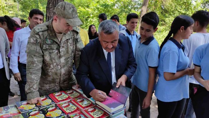 Hassa’da "Kitap Fuarı" Açıldı