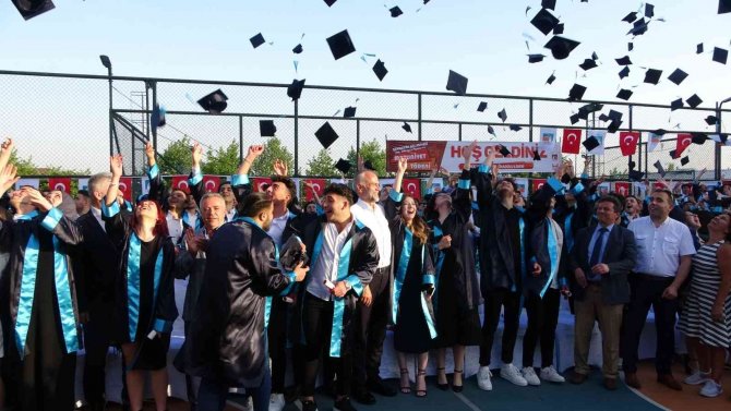 Pandemi Sonrası Mezuniyet Törenleri De Eski Coşkusuyla Kutlanıyor