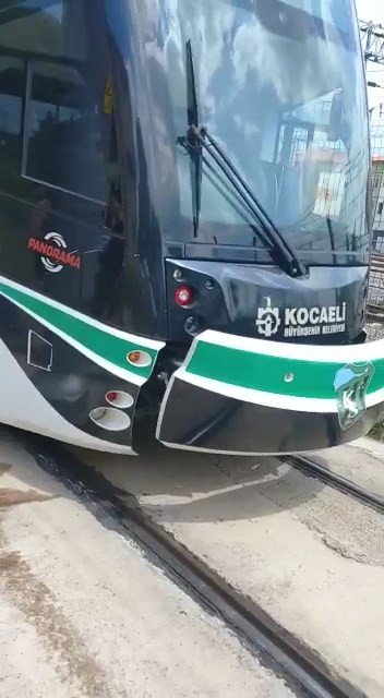Kocaeli’de Tramvaylar Çarpıştı