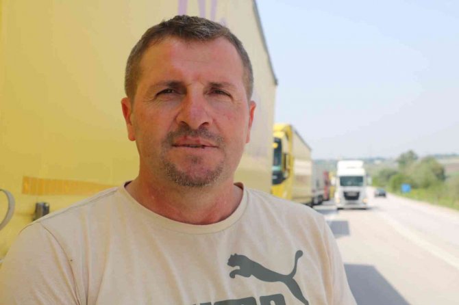 İ̇hracat Yüzde 30 Arttı, Edirne Sınırında Kilometrelerce Tır Kuyruğu Oluştu