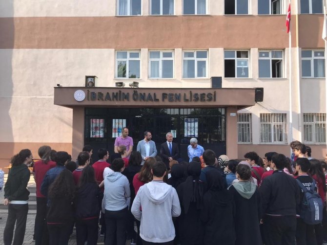 Mustafakemalpaşa Belediyesinden Ygs’ye Hazırlanan Öğrencilere Destek