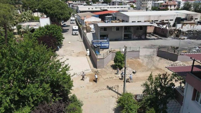 İ̇sabeyli’de Yangından Etkilenen Yollar Yenilendi