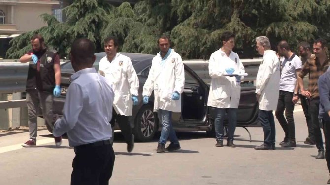 Kapalıçarşı’dan Takip Ettikleri Otomobili Kadıköy’de Kurşunladılar: 1 Yaralı