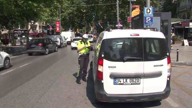 Kadıköy’de Dronlu Denetimde Ceza Yiyen Vatandaş: “Dronun Sesini Duydum Ama Ne Olduğunu Anlamadım”