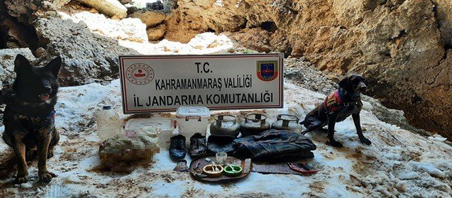 Teröristlerin Kullandığı Mağarada Yaşam Malzemesi Ele Geçirildi