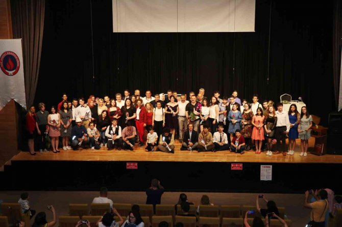 Keal Öğrencileri, Sahne Performansları İle Göz Doldurdu