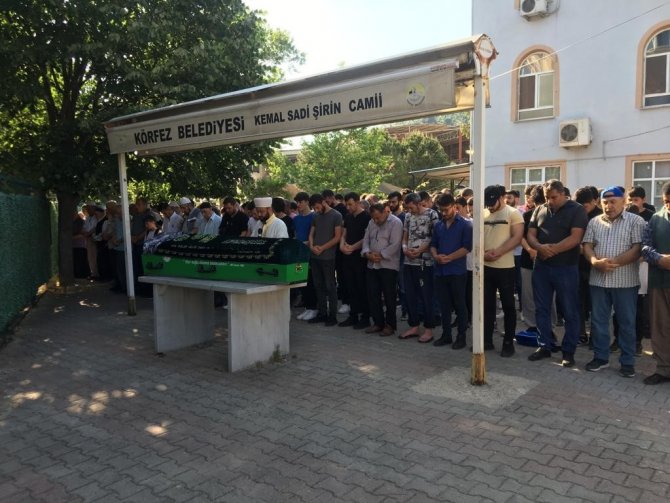Eşi Ve Kendisinin Canına Kıymıştı, Aynı Mezarlıkla Farklı Yerlere Defnedildiler