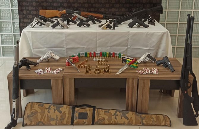 Manisa Merkezli 3 İlde Silah Tacirlerine Operasyon: 27 Gözaltı