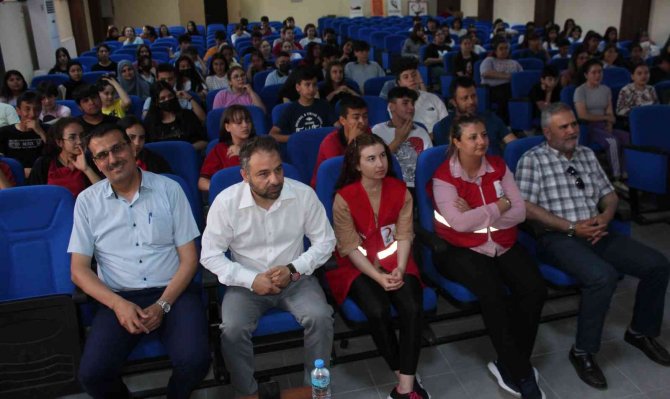 Alaşehir’de Kızılay’dan Öğrencilere Sınav Eğitimi