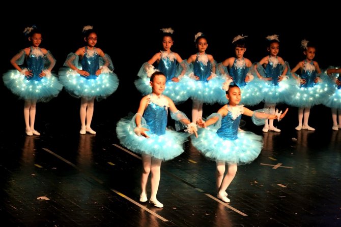 Bursa’da Küçük Balerinlerden Büyük Gösteri