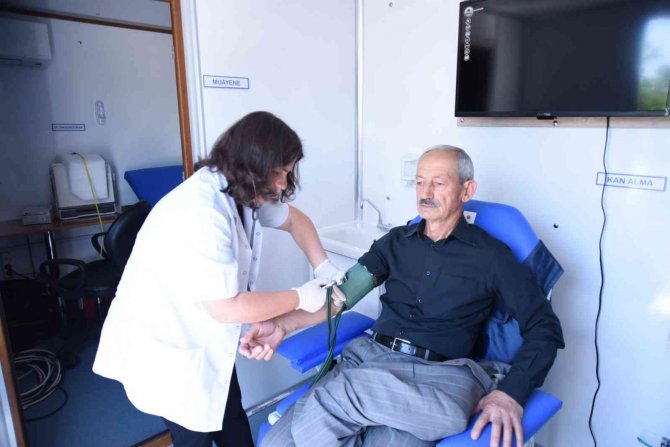 Mobil Sağlık Tarama Aracı İle Kırsal Mahallelerdeki Vatandaşlar Bilinçlendiriliyor