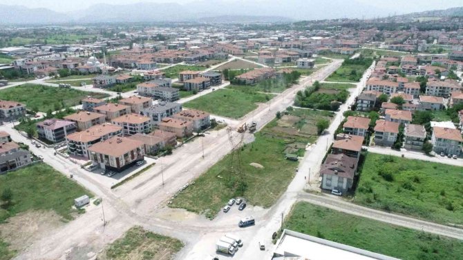 Erenler’de Cadde Ve Yollarda Çalışmalar Devam Ediyor